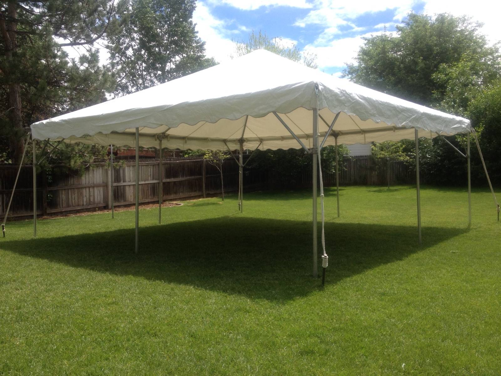 20x20 Fan Back Tent Package 32